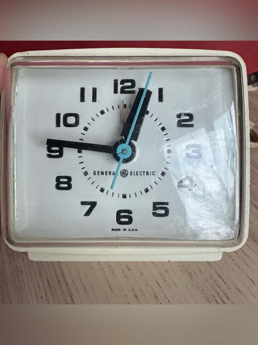 Vintage GE General Electric Analog Clock Model 7389. Works
